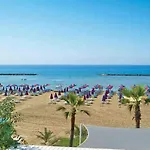 Angelina Retreat Close To Lejlighed